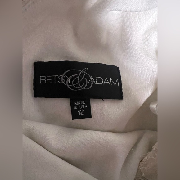 Betsey & Adam Illusion Embroidered and Tulle Cocktail Dress - Picture 6 of 7